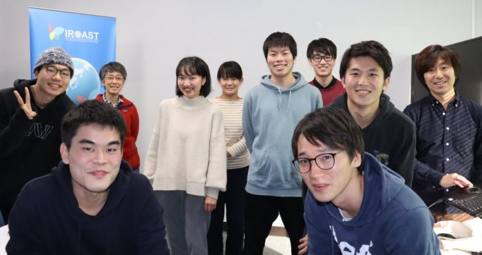 理学科３年生３名が配属されました。