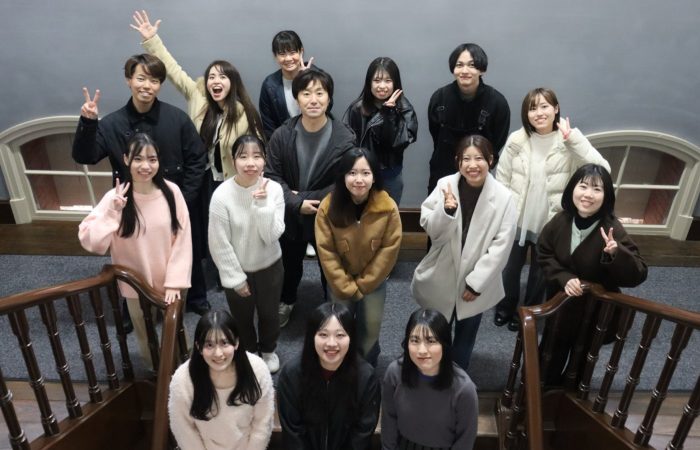 理学科３年生３名が配属されました。